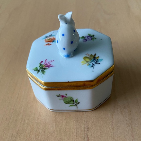 Herend Porcelain Rabbit/Bunny Box - Picture 3 of 7